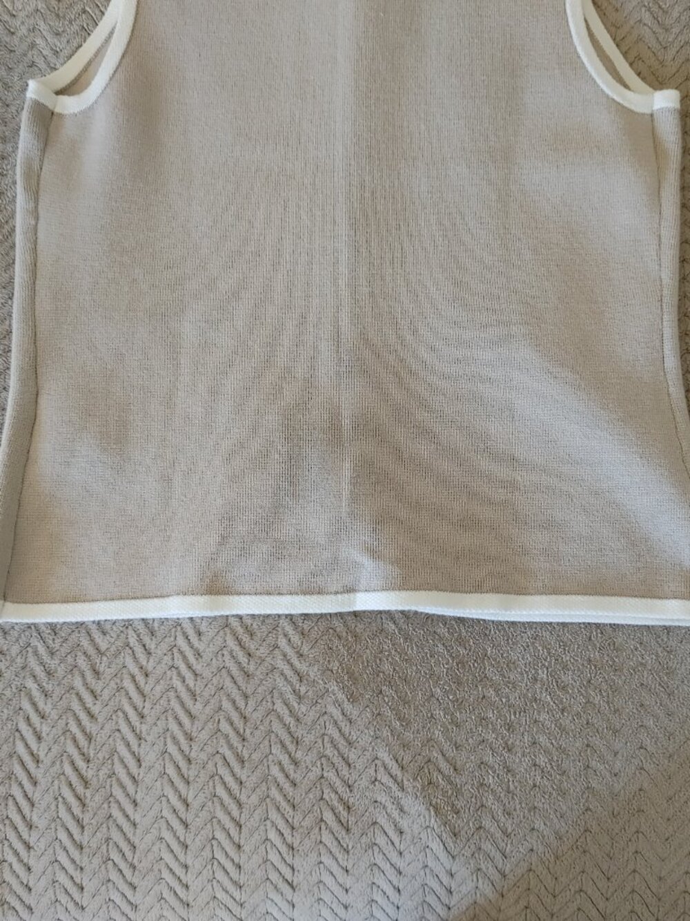Women's Abercrombie & Fitch Sweater Vest Size: L - Picture 9 of 11